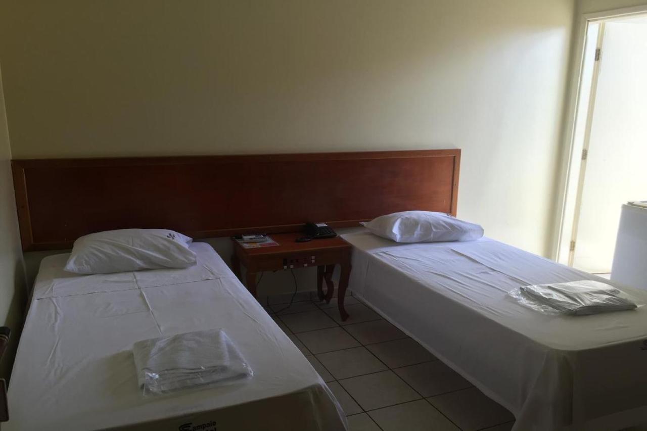 Oyo Hotel Sampaio Itumbiara Exterior photo